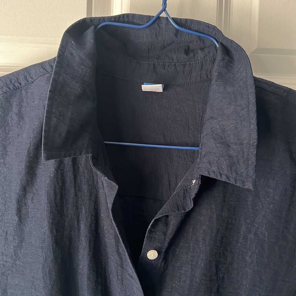 Old Navy Dark Blue Sleeveless Linen Blend Twist Hem Button-Up Shirt - Picture 2 of 6